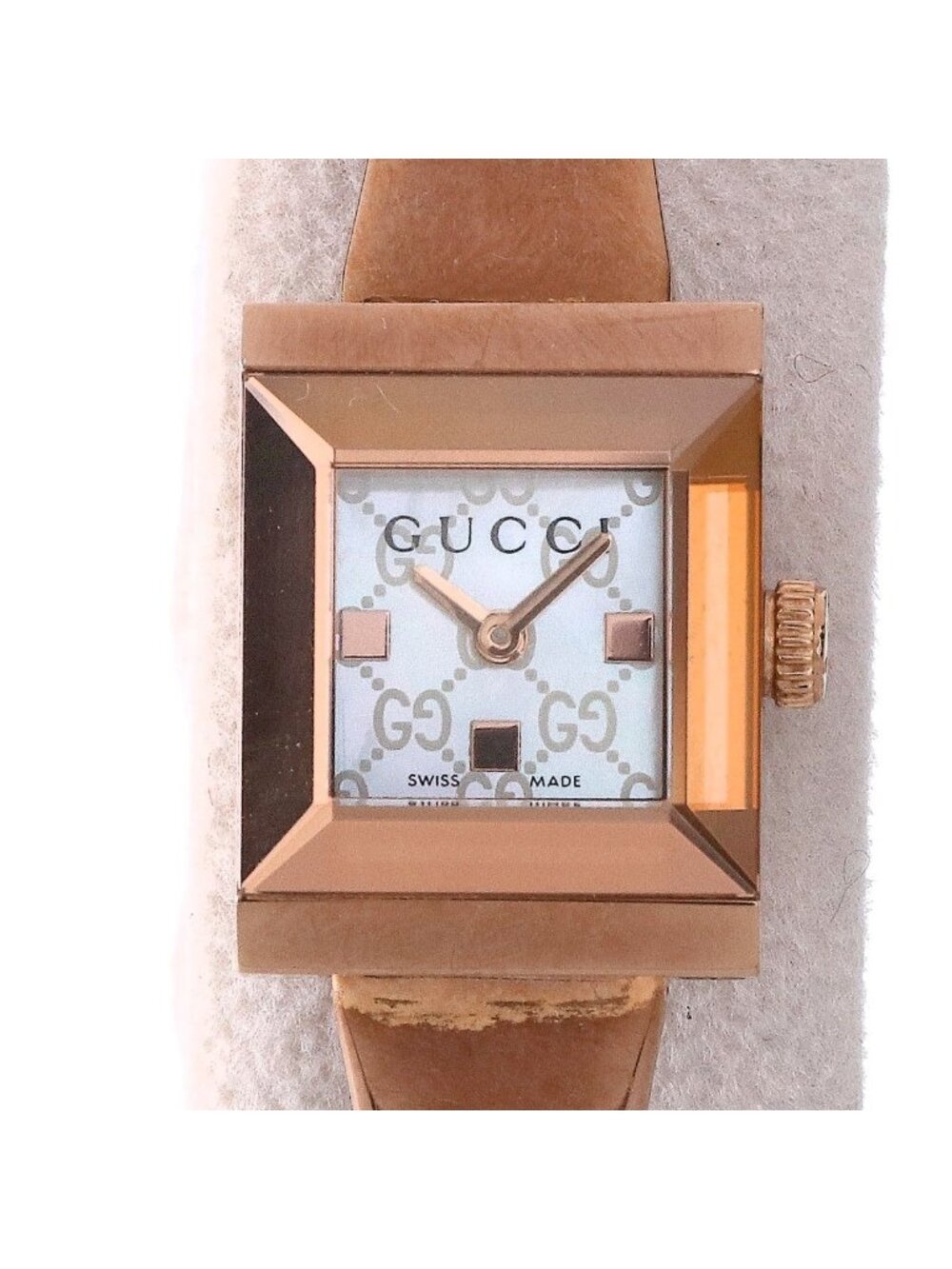 Gucci 128.5 Shell Dial Bangle Watch